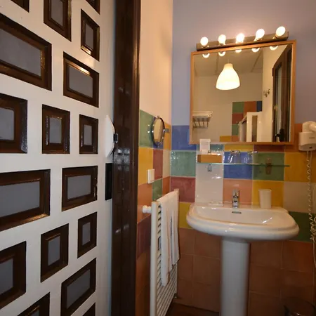 Casa De Azulejos