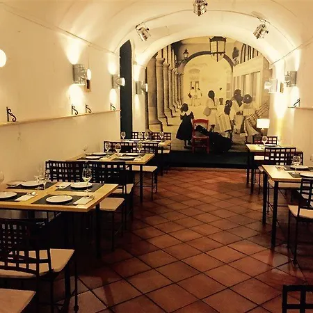 Casa De Azulejos Hotel 2*